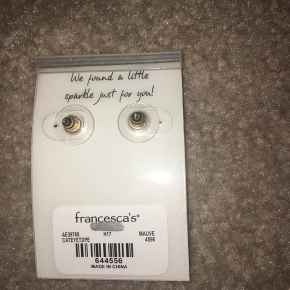 Francesca’s Blush Studs - Picture 2 of 2